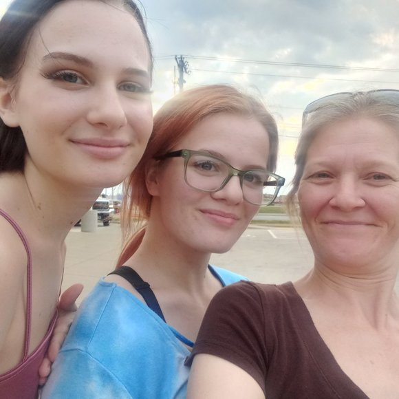 Meet your Posher, Heather - Picture 5 of 7